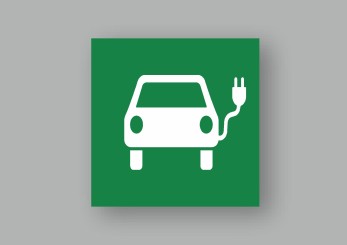 PREMARK® E-Auto-Symbol weißes Fahrzeug mit Stecker auf grünem Grund 1500 x 1500 mm, VPE = 1